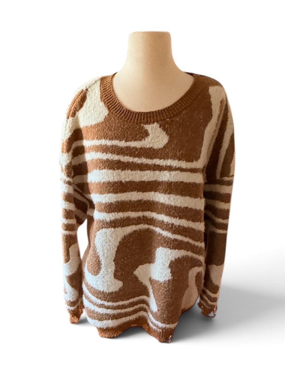 Originality Fuzzy Distressed Swirled Tan & Cream Crewneck Sweater, XL